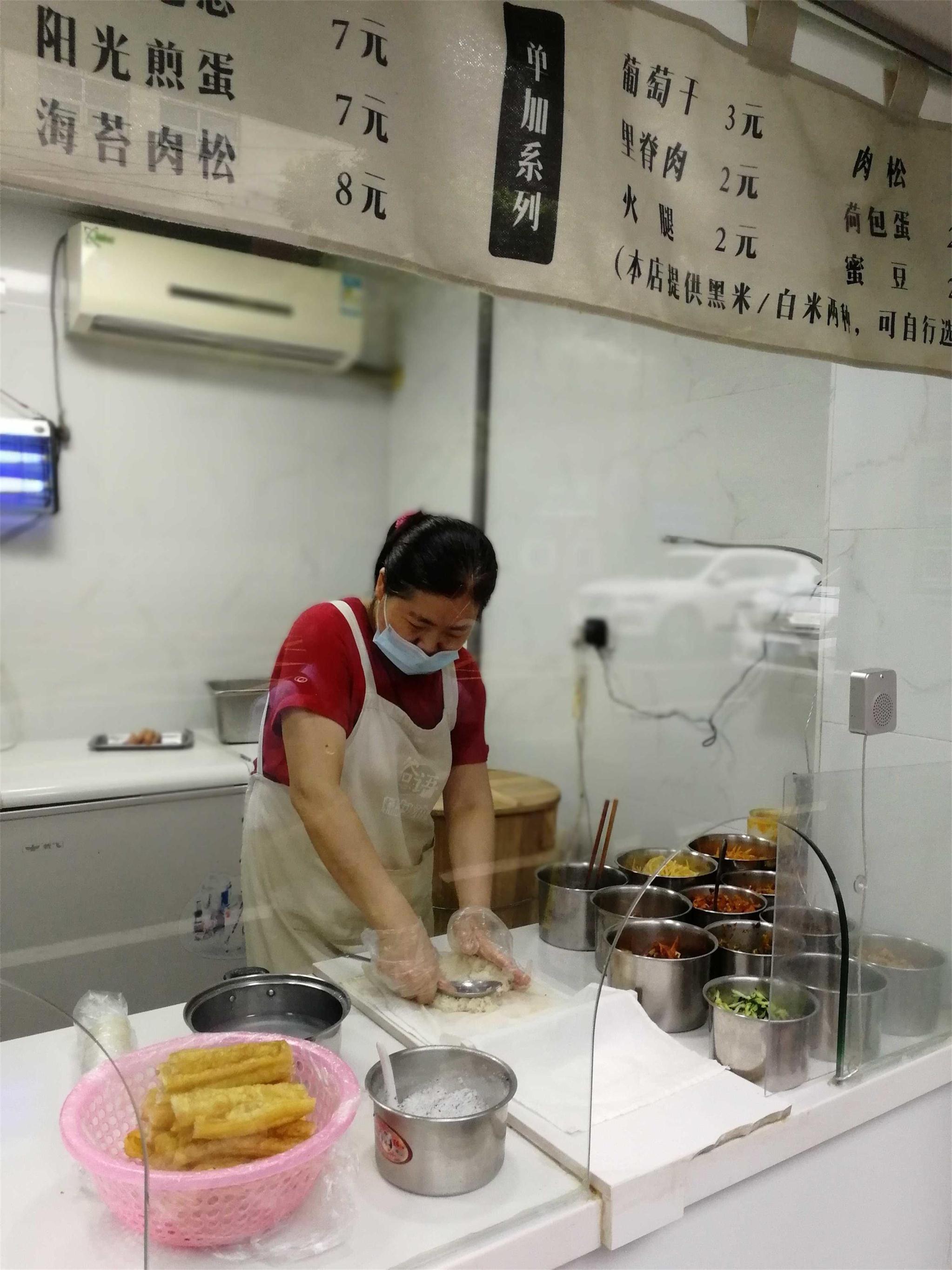 老刀：武汉解封后剪影之二：过早