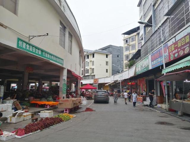 5元二两桂林米粉，还配好几种小菜，在灌阳文市镇吃早餐爽爽的