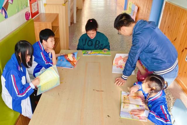 小小书籍 大大世界——双流区特殊教育学校主题阅读活动