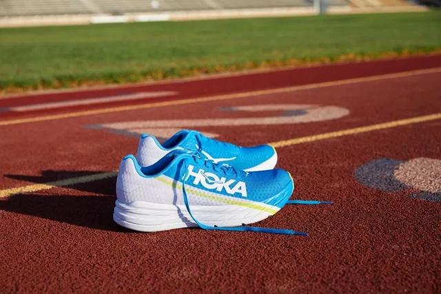 新品,Hoka One One出了2021春夏系列碳纤维跑鞋