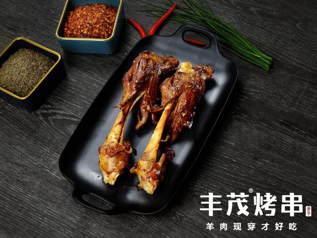 烧烤|没有出现报复性消费的餐饮业，丰茂烤串凭什么“火爆”国庆？