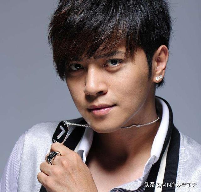 seventeen-pictures-understand-what-luo-zhixiang-is-don-t-be-caught-by