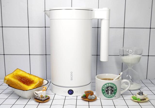 一句多喝热水太敷衍，用荣耀亲选施铂热水壶，一杯热水暖人心