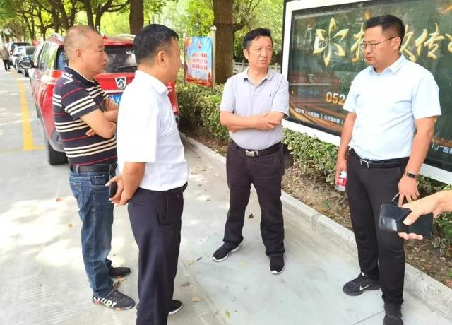海陵区住建局副区长肖六林带队开展节前安全生产大检查