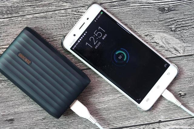 双向45W+扩展坞，ZENDURE给你内外均轻奢的体验