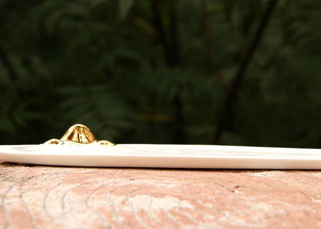 东方之美“中国白”，一缕檀香静自悟，哲选一路香插陶瓷摆件