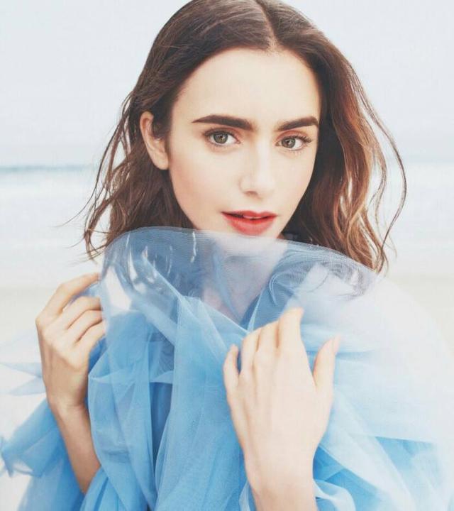 Congratulations Lily Collins Gets Engaged Little Hepburn Sweet Show Engagement Ring Luju Bar