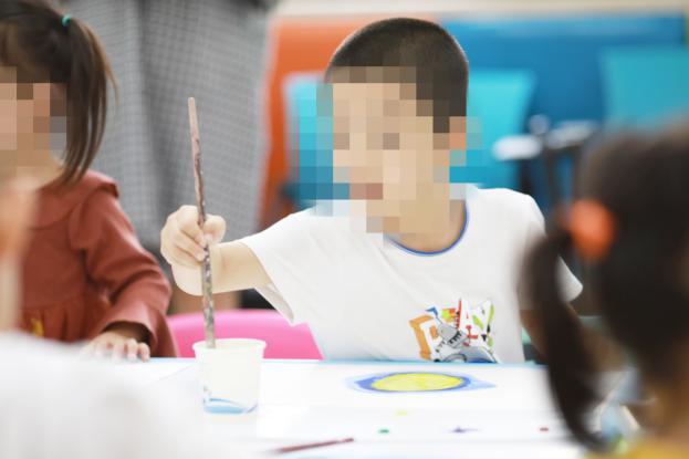 南京天佑儿童医院邀人气插画师贵图子开展中秋公益活动