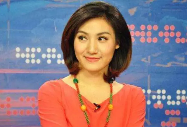 She used to be the host of Hunan TV. Unfortunately, she was paralyzed ...