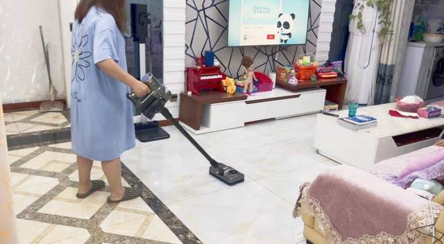 家庭清洁吸拖一机轻松搞定：洒拖F6吸拖一体机实测体验