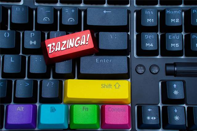 价格便宜，出门级首选。黑爵K870T蓝牙双模红轴机械键盘