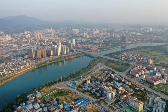 百色，是什么颜色？(图1)