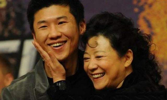 《巡回检察组》三个星二代，一个挨骂一个获赞，还有一个被忽视