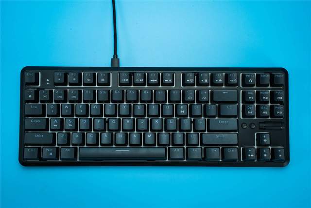 价格便宜，出门级首选。黑爵K870T蓝牙双模红轴机械键盘