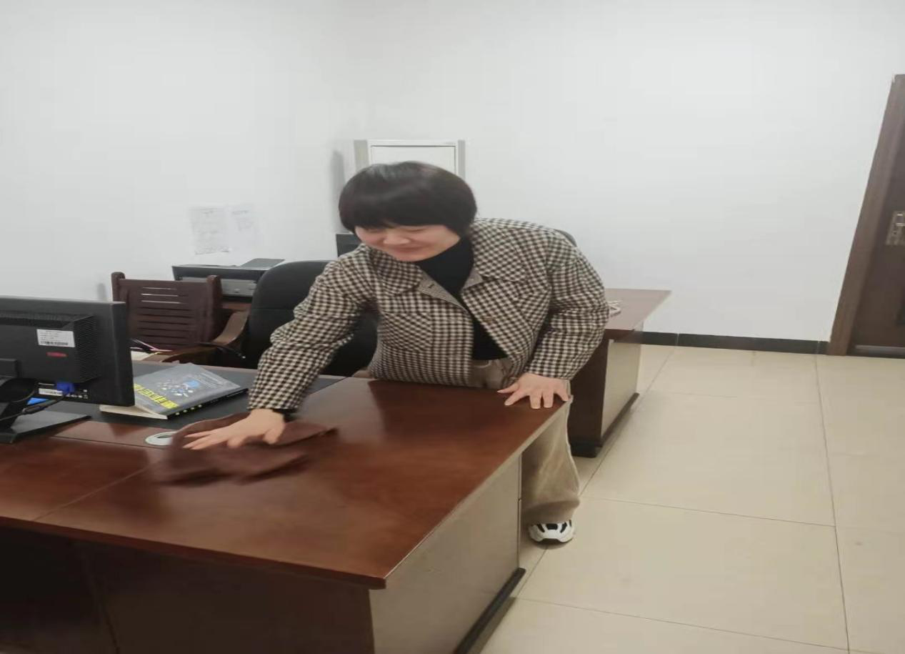 湘潭县卫生计生综合监督执法局开展爱国卫生日活动工作简报