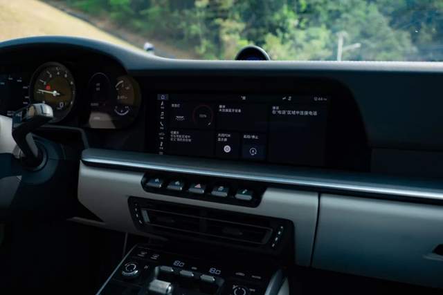 零百加速3.6s，近200万元的911才是属于保时捷的浪漫？