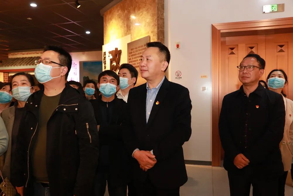 沉浸体验党史、集中理论学习：湘潭市中心医院开展党史教育“二重奏”