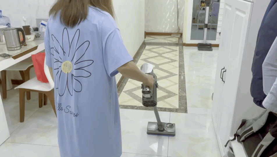 家庭清洁吸拖一机轻松搞定：洒拖F6吸拖一体机实测体验