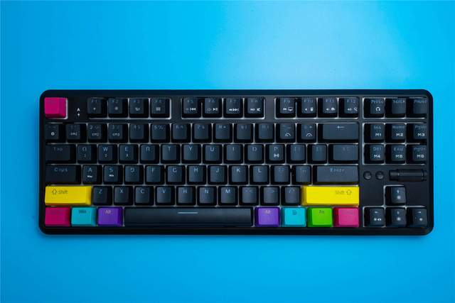 价格便宜，出门级首选。黑爵K870T蓝牙双模红轴机械键盘