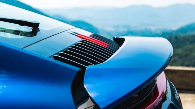 零百加速3.6s，近200万元的911才是属于保时捷的浪漫？