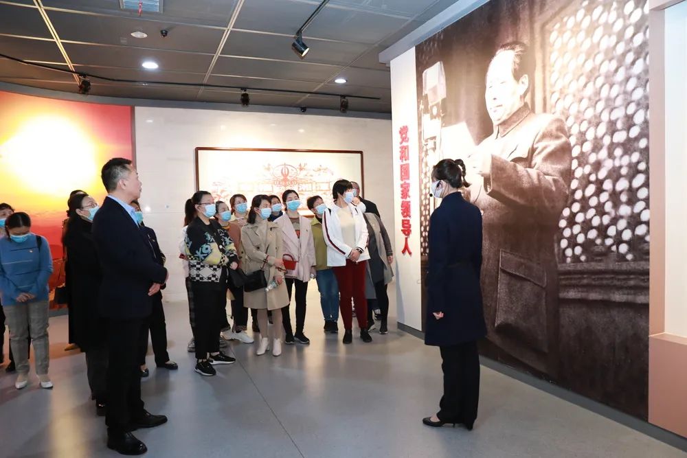 沉浸体验党史、集中理论学习：湘潭市中心医院开展党史教育“二重奏”