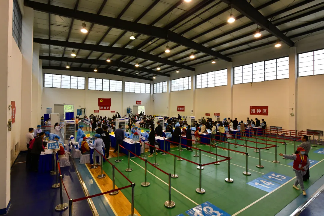 湘潭市首个新冠疫苗方舱接种点今日正式运行