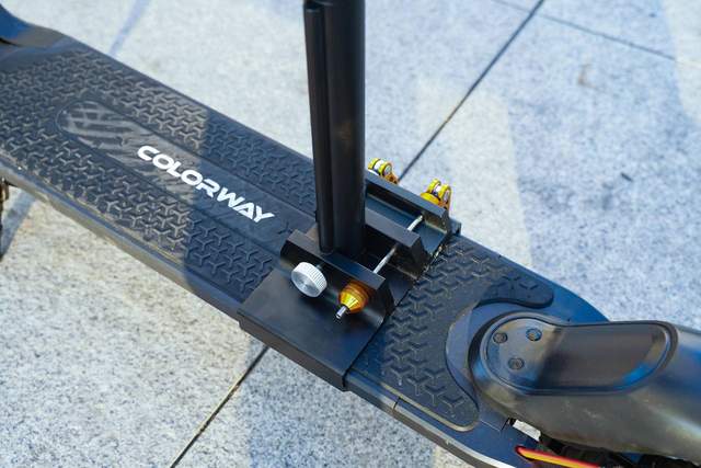 小巧便携，续航给力。体验COLORWAY科洛威成人电动滑板车