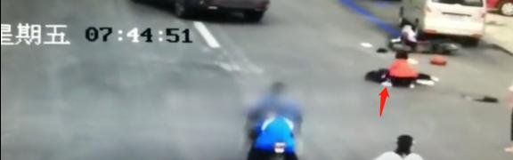 现场监控曝光！因提分手，河北一公职人员当街碾压前女友（视频/组图） - 4