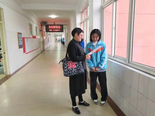 同心众志绘长卷长风万里启征程泰安英雄山中学高三级部10月份工作回眸