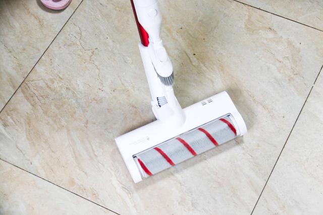 居家解放双手，不知吸尘器怎么选？大未全新轻量级吸尘器