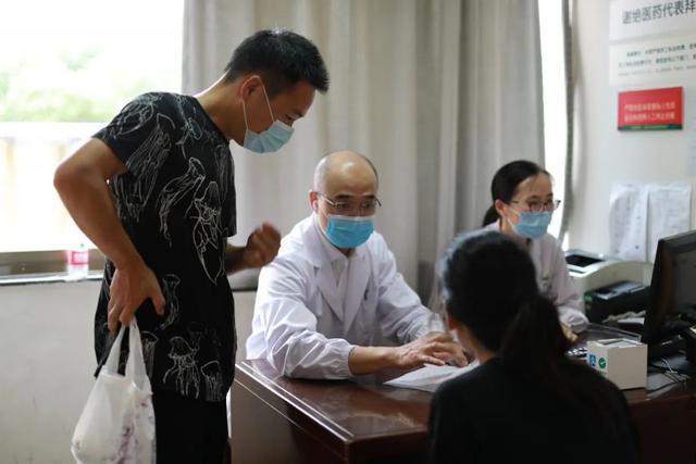 【致敬医师】有一种速度叫「朱滔速度」