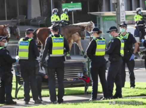 悉尼墨尔本大批警察与反封锁抗议者激烈冲突！多人被当场逮捕