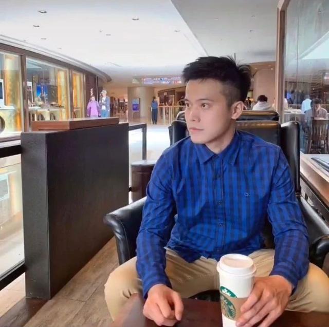 尝试朋友圈炫富定制服务后，我花十块钱钓了一卡车辣妹…