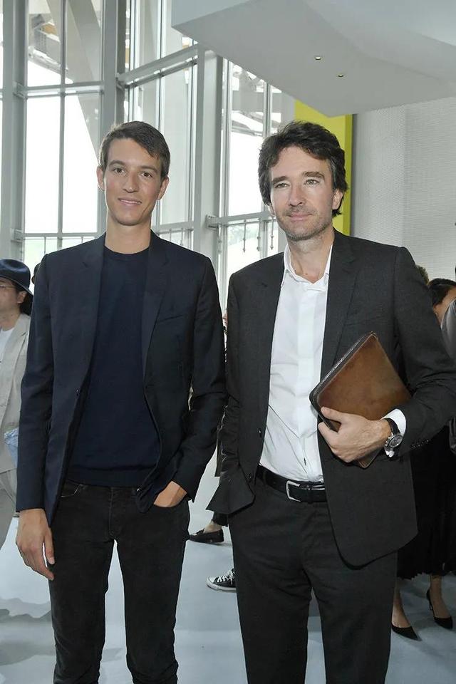 lv太子爷antoine arnault,是他同父异母的哥哥,比他年长15岁.