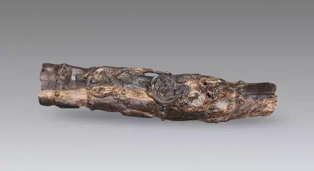 沉香螭龙笔架蜜蜡山形笔架黄杨雕根榴随形笔架山子竹雕龙形笔架孔雀