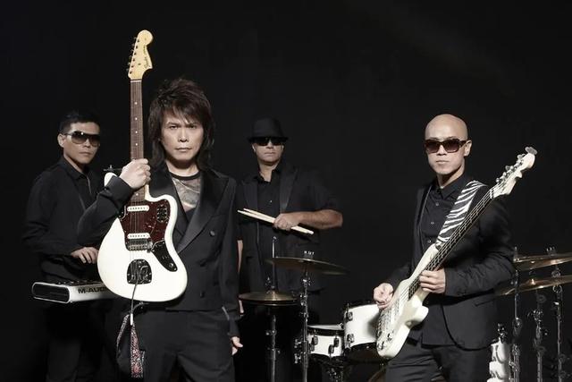 伍佰牛逼了28年，他背后的男人也跟了他28年…