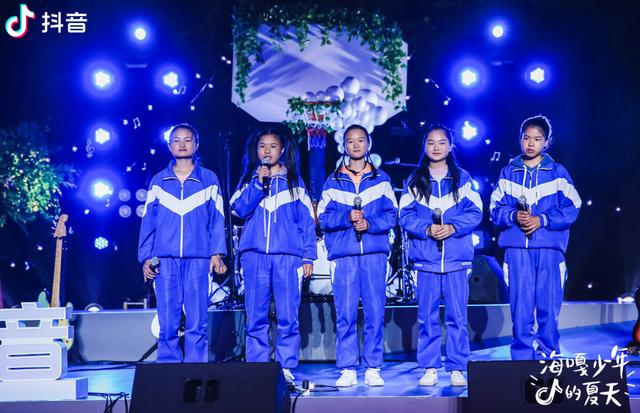 一场142万人围观的直播，这11个孩子比新裤子更耀眼夺目