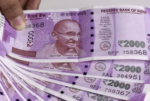 印度地方税务官家中搜出1100万现金 家中搜出18亿元财物