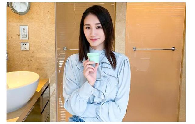 你们在用的雪玲妃火山泥清洁面膜,李小冉也在用