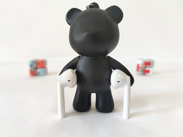 你见过可以无线充电的耳机吗？小方盒蓝牙耳机不用担心忘带数据线