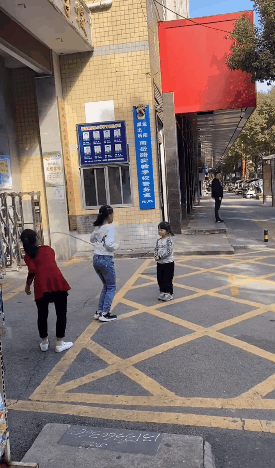 像极了团队合作中的我