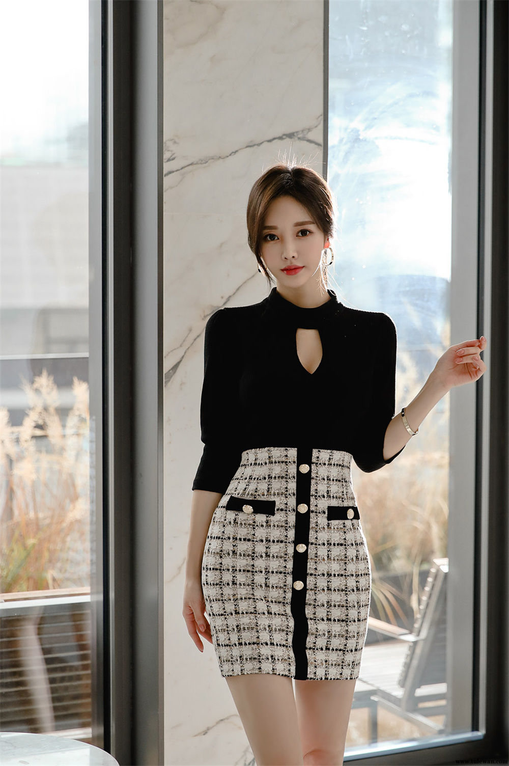 孙允珠丨亮黑镂空烁色钻石水滴拼搭裙