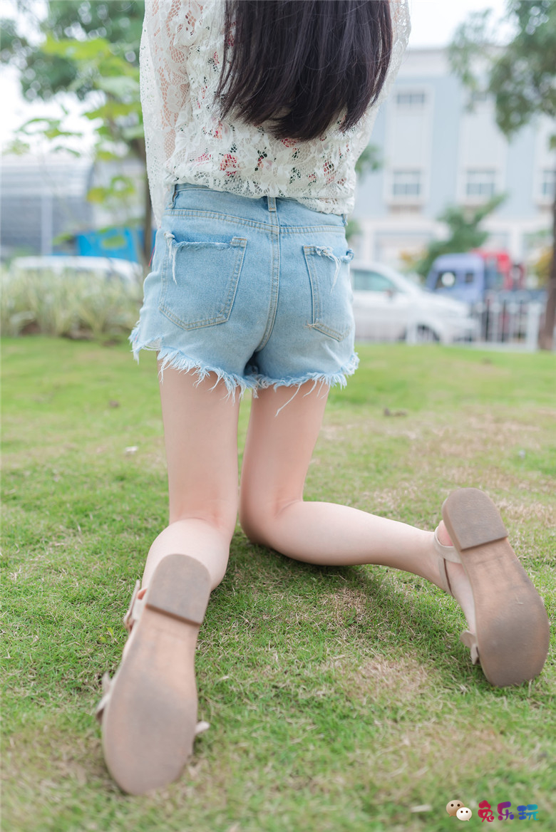 果腿妹子的美腿福利