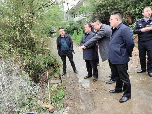 「我为群众办实事」崔勇同志到杨嘉桥镇督导突出环境问题整改工作