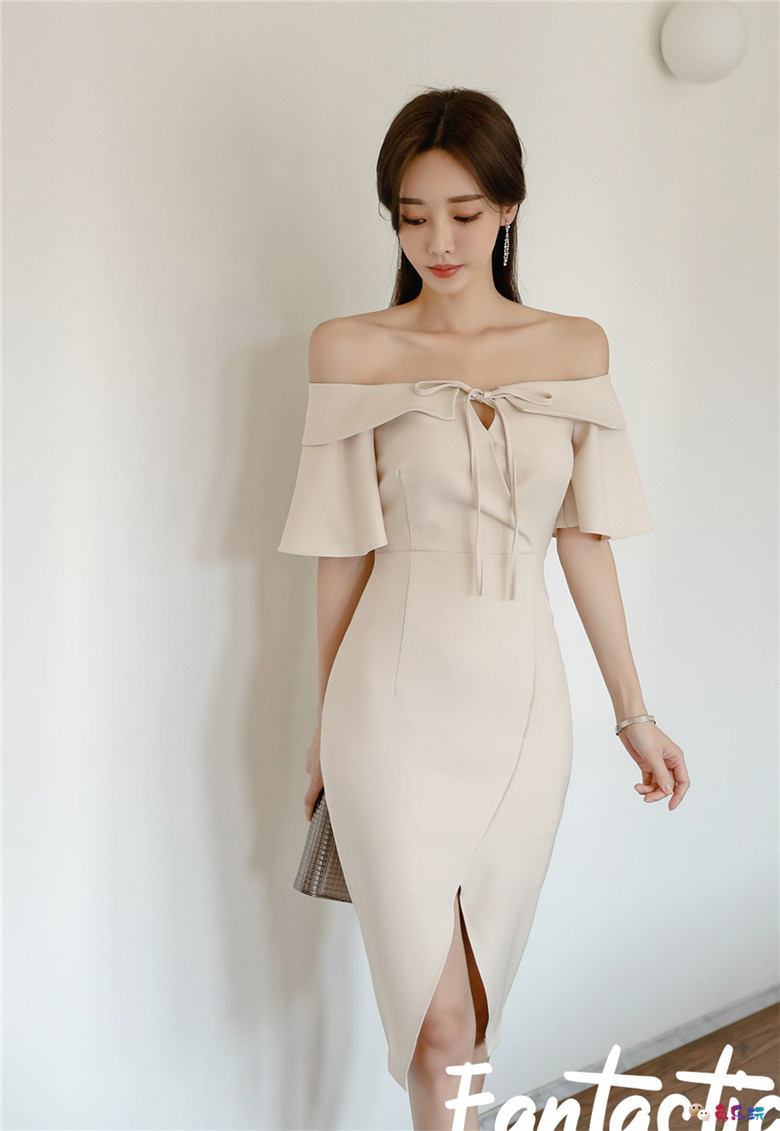 孙允珠丨简式淡雅摩纳哥皇室叶蕊衣裙