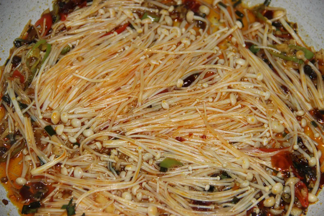 金针菇烧玉子豆腐做法5 第11张