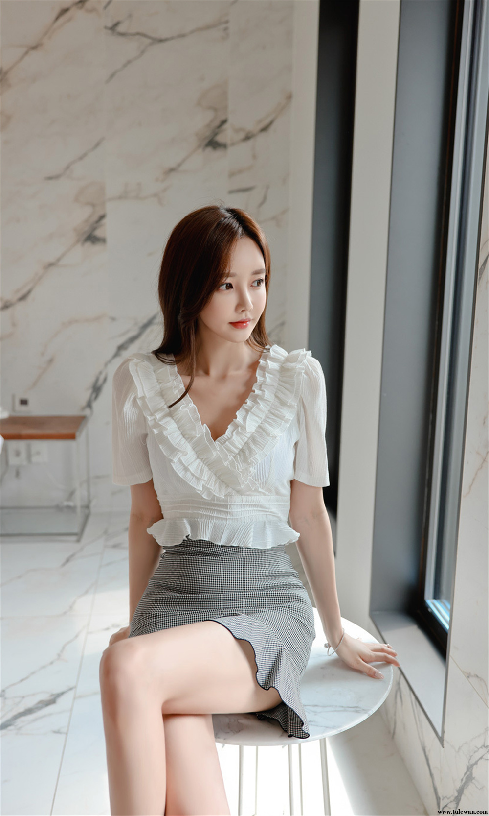 孙允珠丨爱尔兰雪莉曼妙交叉雪纺洋裙