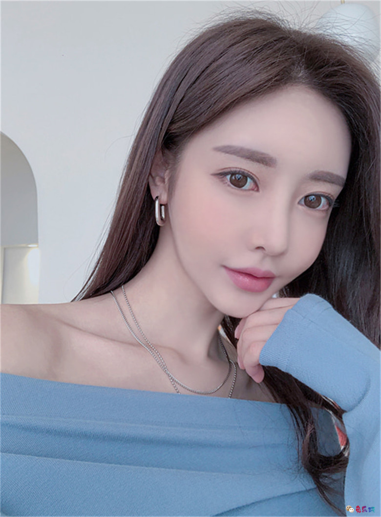 孙允珠：热亚那娇蓝琉璃文艺鱼尾长裙