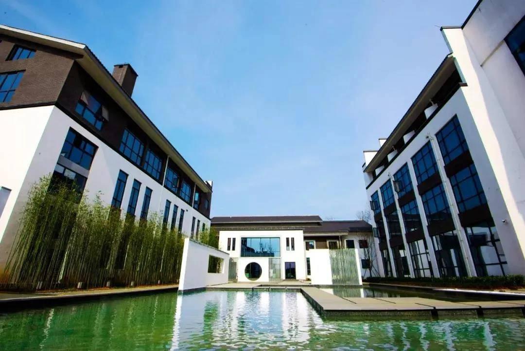 婺源水墨上河酒店住宿一晚 水墨上河景区门票2大1小 2大1 小自助早餐