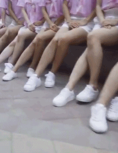 爆笑GIF：没错，这傻子是我爸爸！亲的！